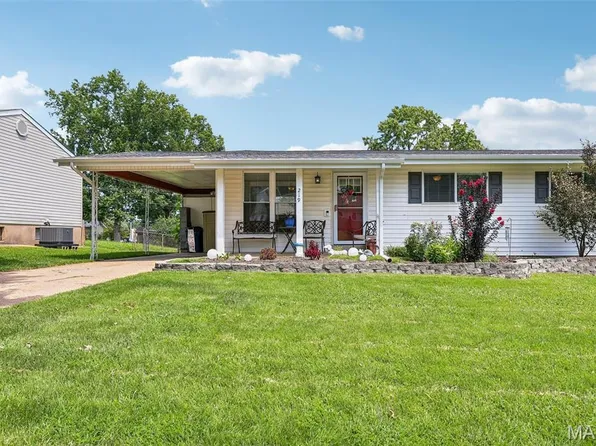 219 Arras Dr, Saint Louis, MO 63129