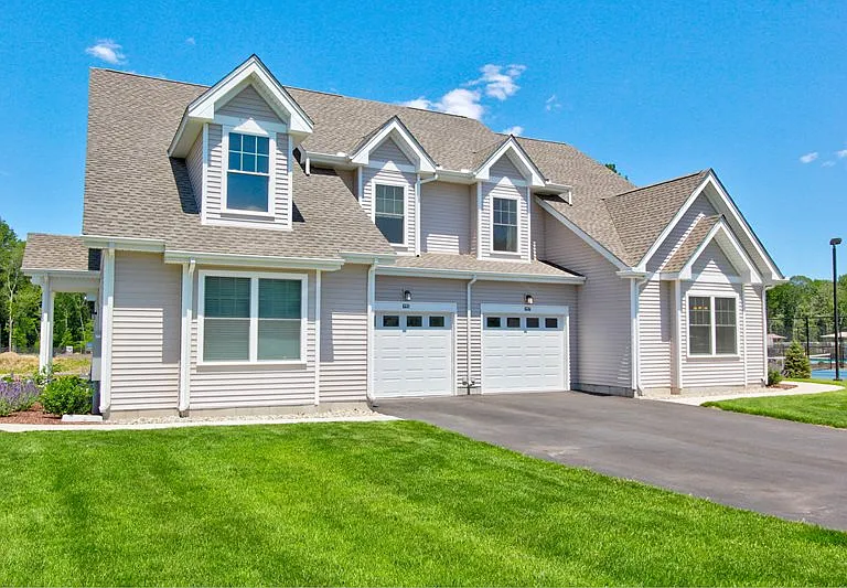 Woodland Green in Bloomfield — Photo 1