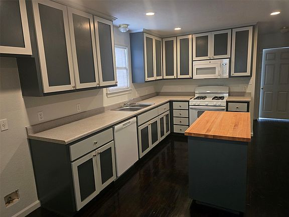 5th image of 804 Lexington St