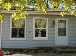 208 Laurel Dr #A, Aurora, IL 60542