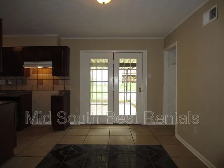 3471 Bowman Ave — Photo 2
