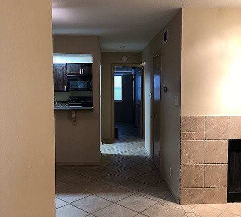 5th image of 2110 Rio Grande St APT 204