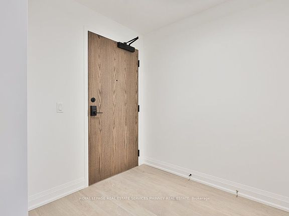 3rd image of 1035 Southdown Rd #1807
