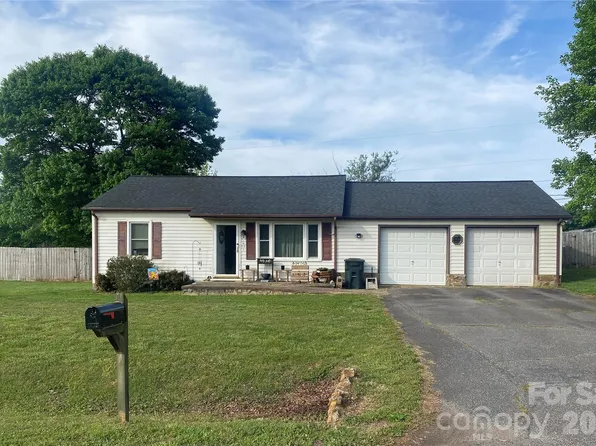 104 White St, Casar, NC 28020