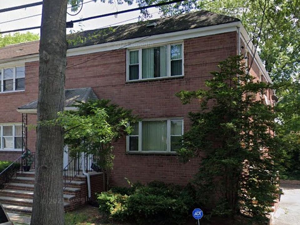 1st image of 186 Tuxedo Pkwy