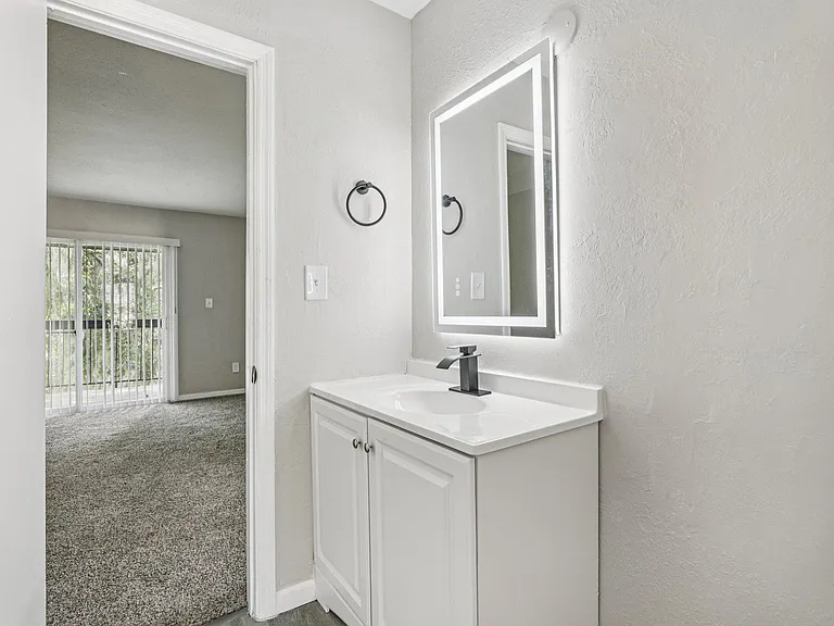 Winford Place Apartments — Photo 34