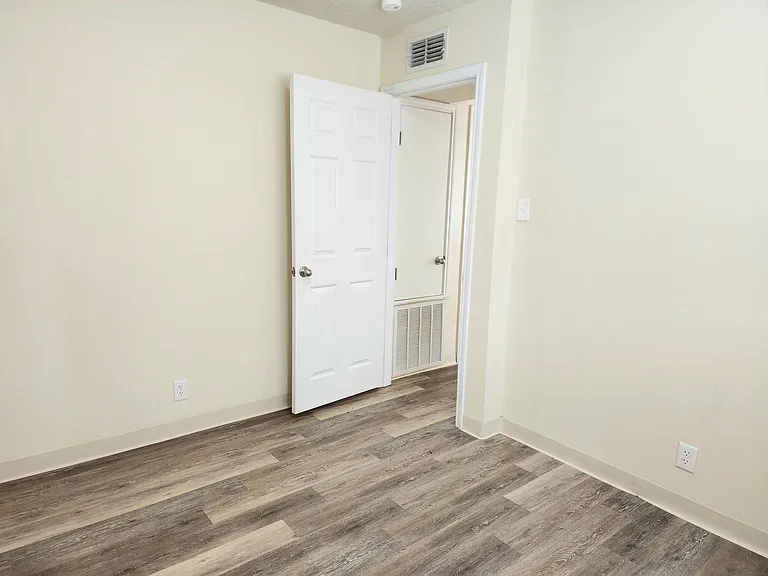 1550 Arizona Dr — Photo 16