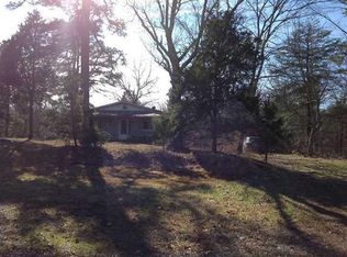972 Leggett Rd, Graysville, TN 37338