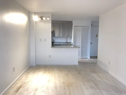 Rented by Lang Realty LLC | media 3