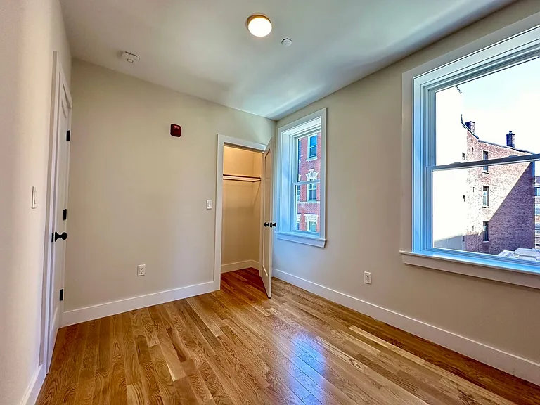 60 N Margin St #4F — Photo 12