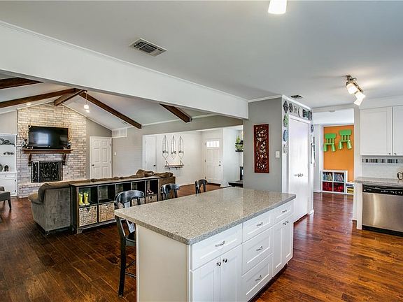5th image of 2405 Stone Creek Dr