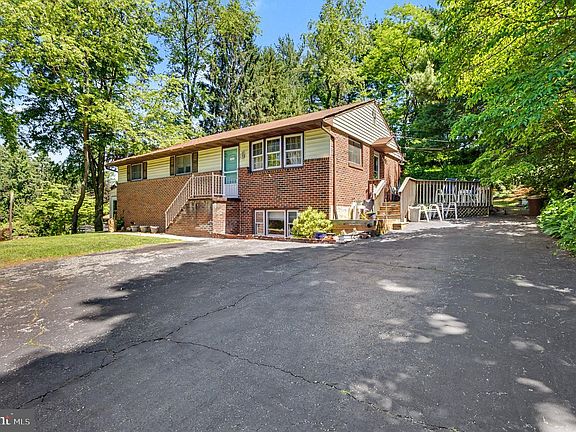 2nd image of 2604 Cub Hill Rd