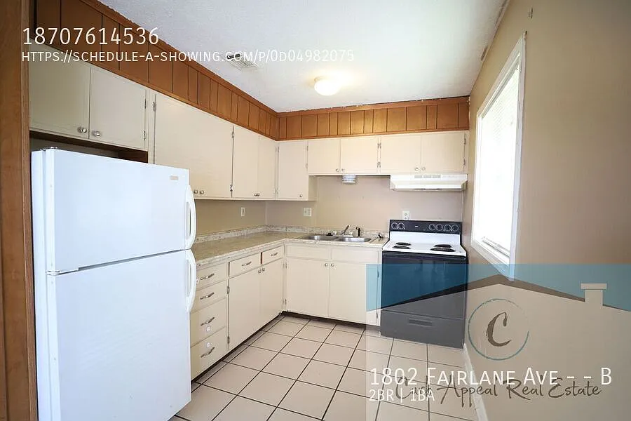 This 2 bedroom 1 bath apartment - includes refrigerator, stove and dishwasher. — Photo 2