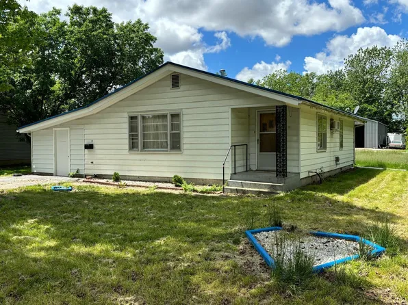 7 Thomas St, Monroe City, MO 63456