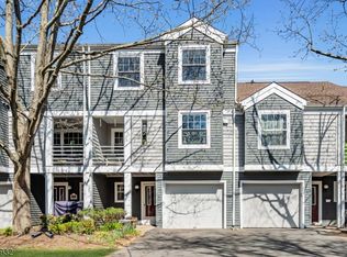 252 Hedgerow Rd, Bridgewater, NJ 08807