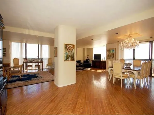 27110 Grand Central Pkwy APT 32W, Floral Park, NY 11005