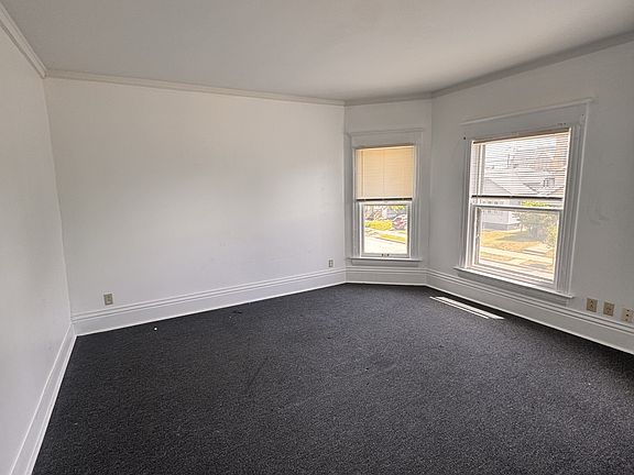 3rd image of 1432 Hayes Ave