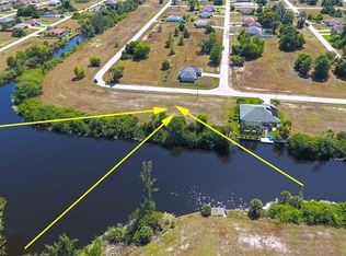 2033 NE 42nd St, Cape Coral, FL 33909