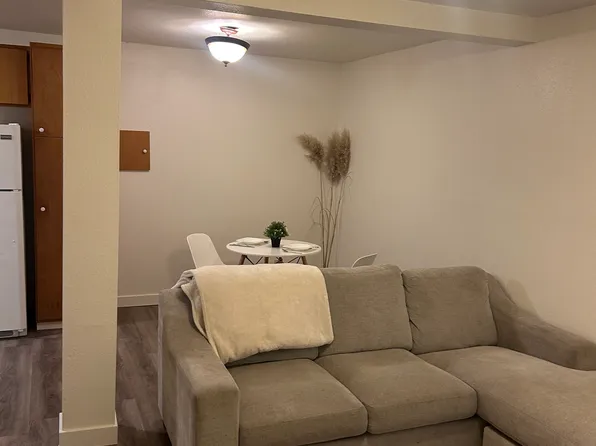 106 NE Garfield St APT 4, Camas, WA 98607