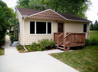 406 2nd St SE, De Smet, SD 57231