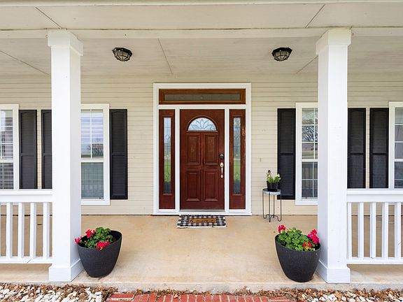 3rd image of 2000 Pin Oak Dr