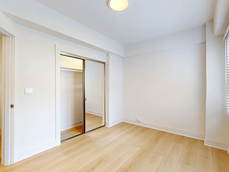10 Brooklyn Pl #1 — Photo 8