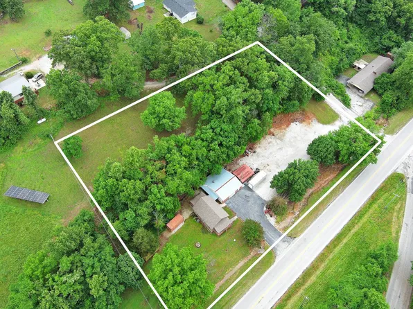 195 Cherokee Ave, Seneca, MO 64865