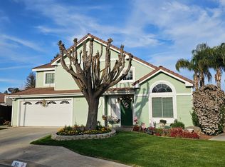 921 N Homsy Ave, Clovis, CA 93611