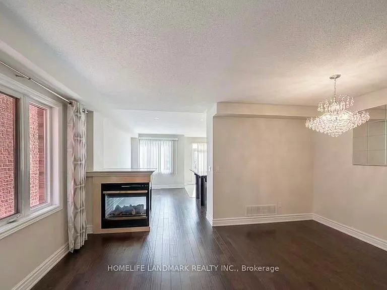 36 Alex Black St — Photo 4