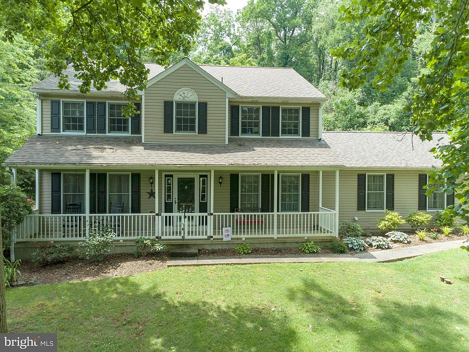 1st image of 132 Fox Hill Dr