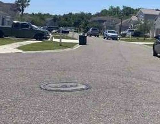 Exterior Neighborhood (street photo)