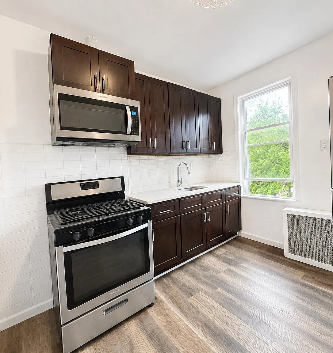 3 bed, 1.0 bath, $2,575 — Photo 2