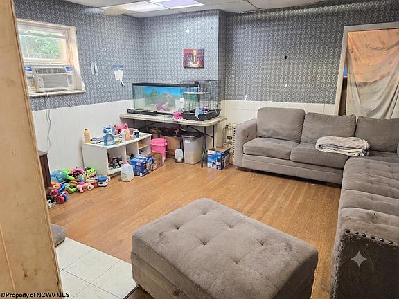 5th image of 307 Forest View Dr