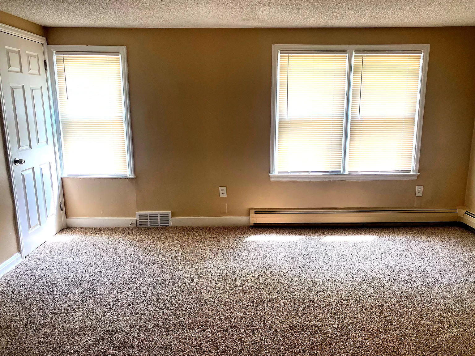 2 bed, 900 sqft, $975 — Photo 4