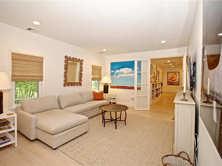 215 Coggeshall Ave — Photo 18