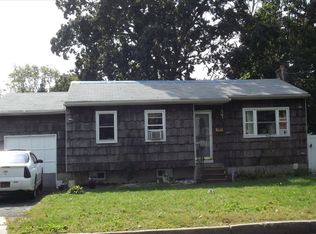 350 29th St, Copiague, NY