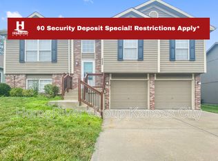 628 NE 99th St, Kansas City, MO 64155