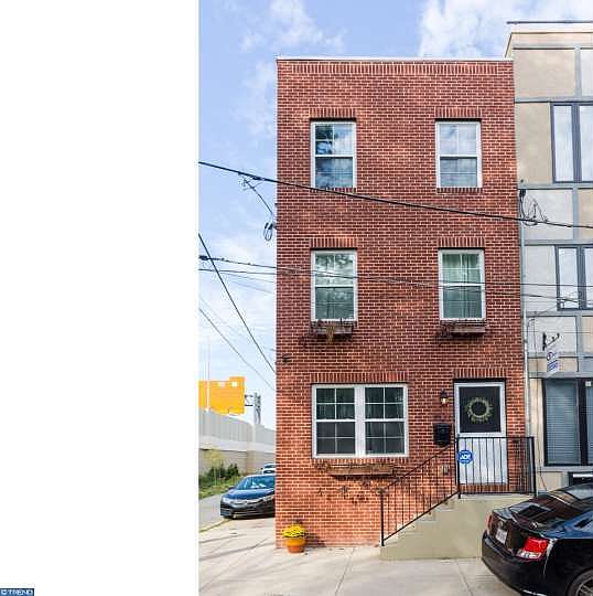 1st image of 1022 Earl St