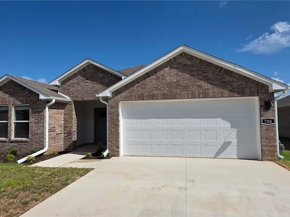 706 Picard Ave, Lowell, AR 72745