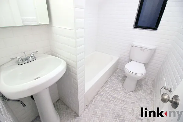 Rented by Link NY Realty | media 26