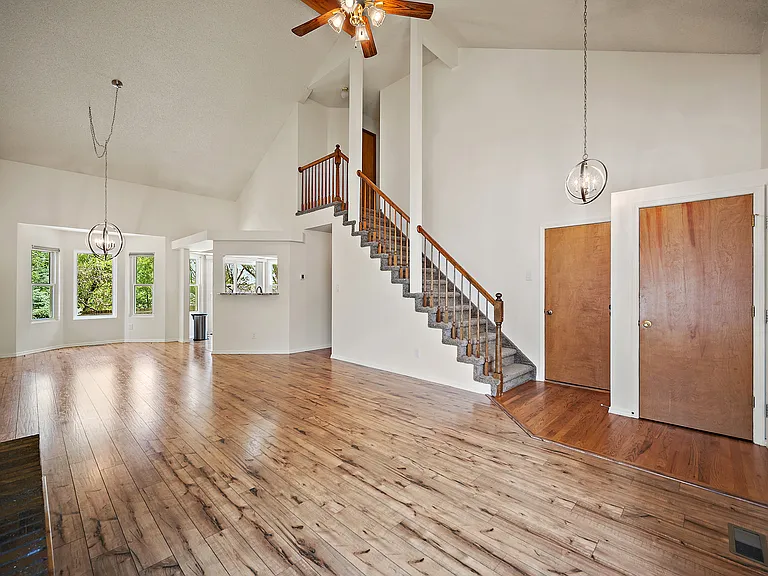 5855 Northwind Dr — Photo 6