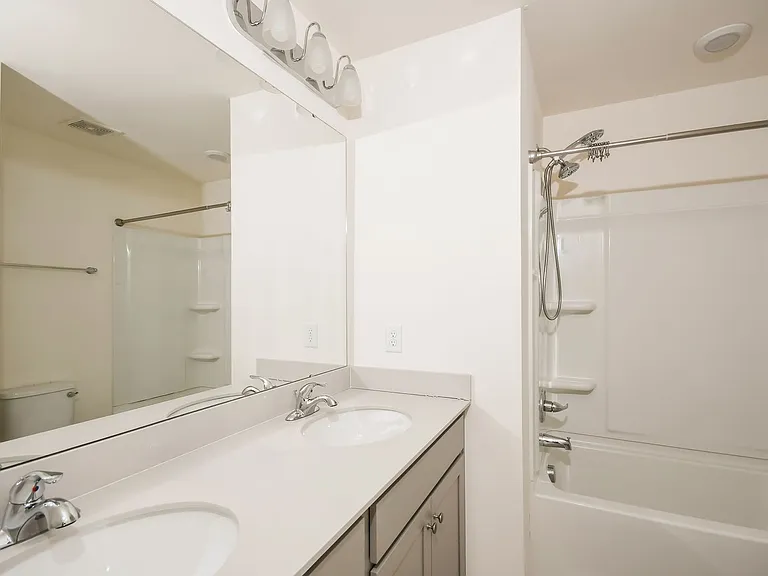 438 Trotters Ln — Photo 17