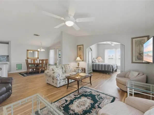 550 Charlemagne BLVD, NAPLES, FL 34112