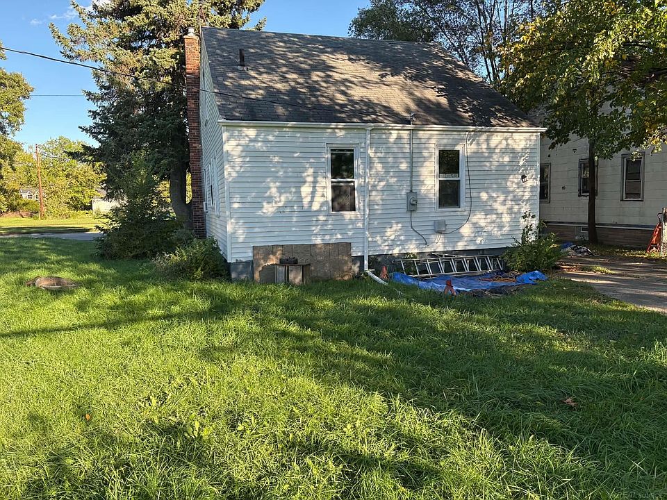 1st image of 19403 Mound Rd