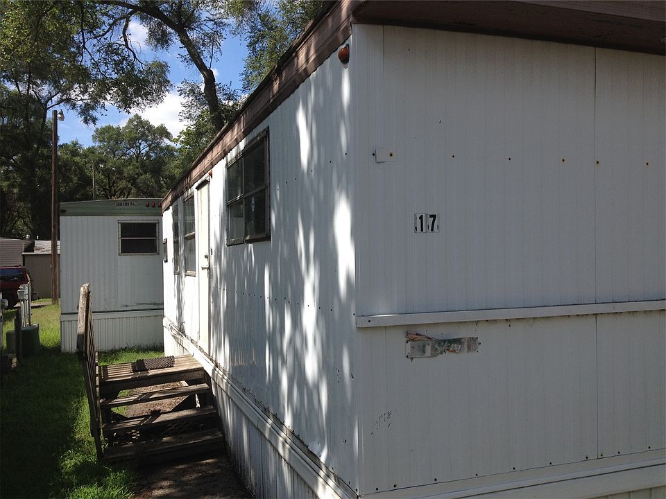 1st image of 2709 Capitol Ave Trlr 17