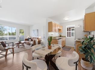 22 Marina Lakes Dr, Richmond, CA