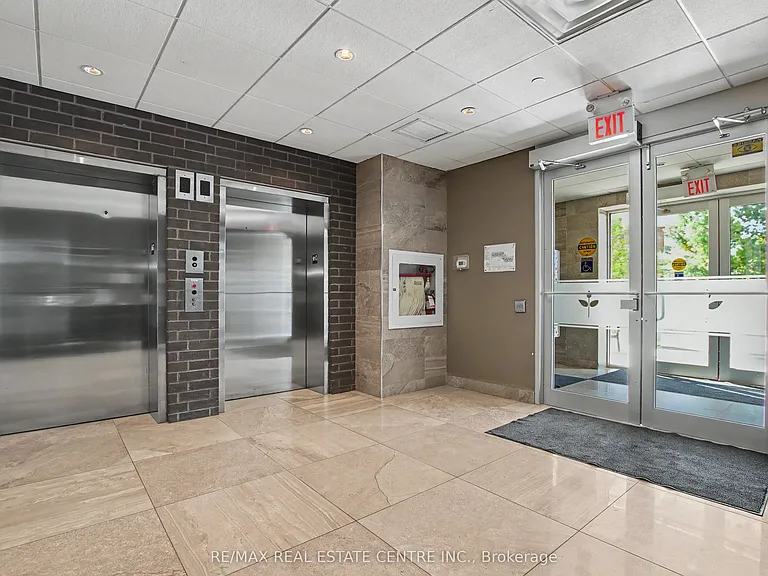 33 Whitmer St #418 — Photo 4