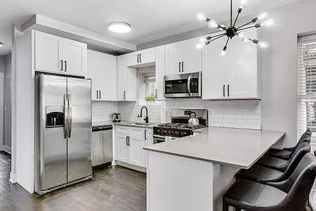 4th image of 1610 W Waveland Ave #1