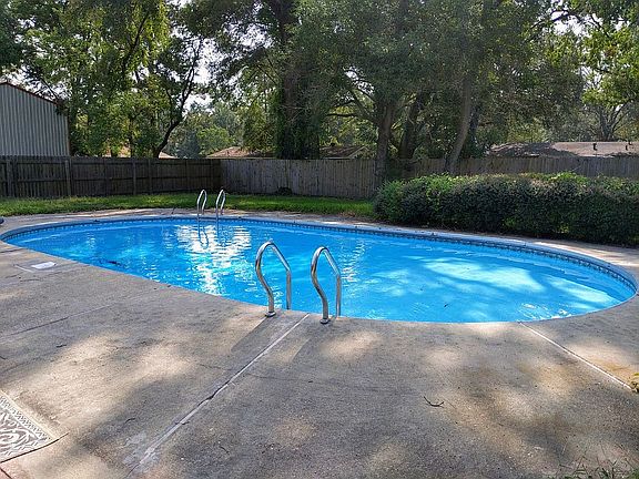4th image of 742 Bayou Shores Dr