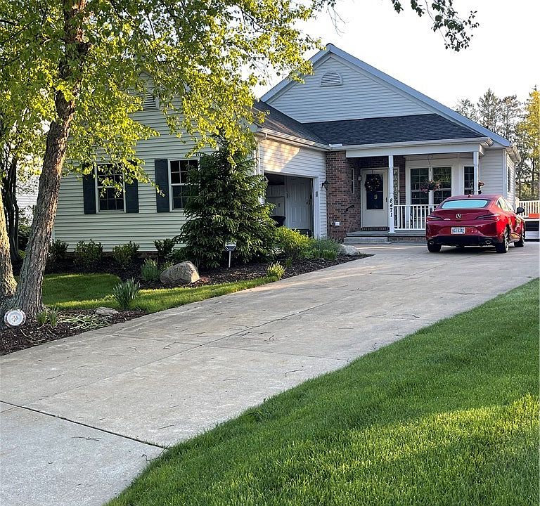 1st image of 8471 Waterside Dr